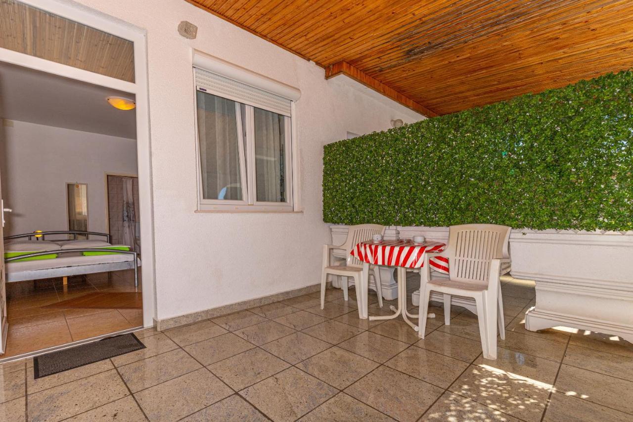 Apartmani Loki Dramalj Ngoại thất bức ảnh